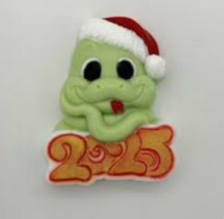 Форма пластиковая Змея в новогодней шапке 2025 Изображение Форма пластиковая Змея в новогодней шапке 2025